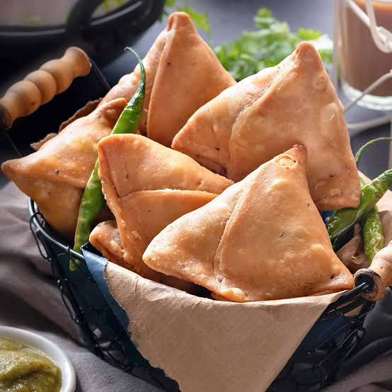 Exploring India's Top 10 Mouthwatering Street Foods: Savor the Flavor